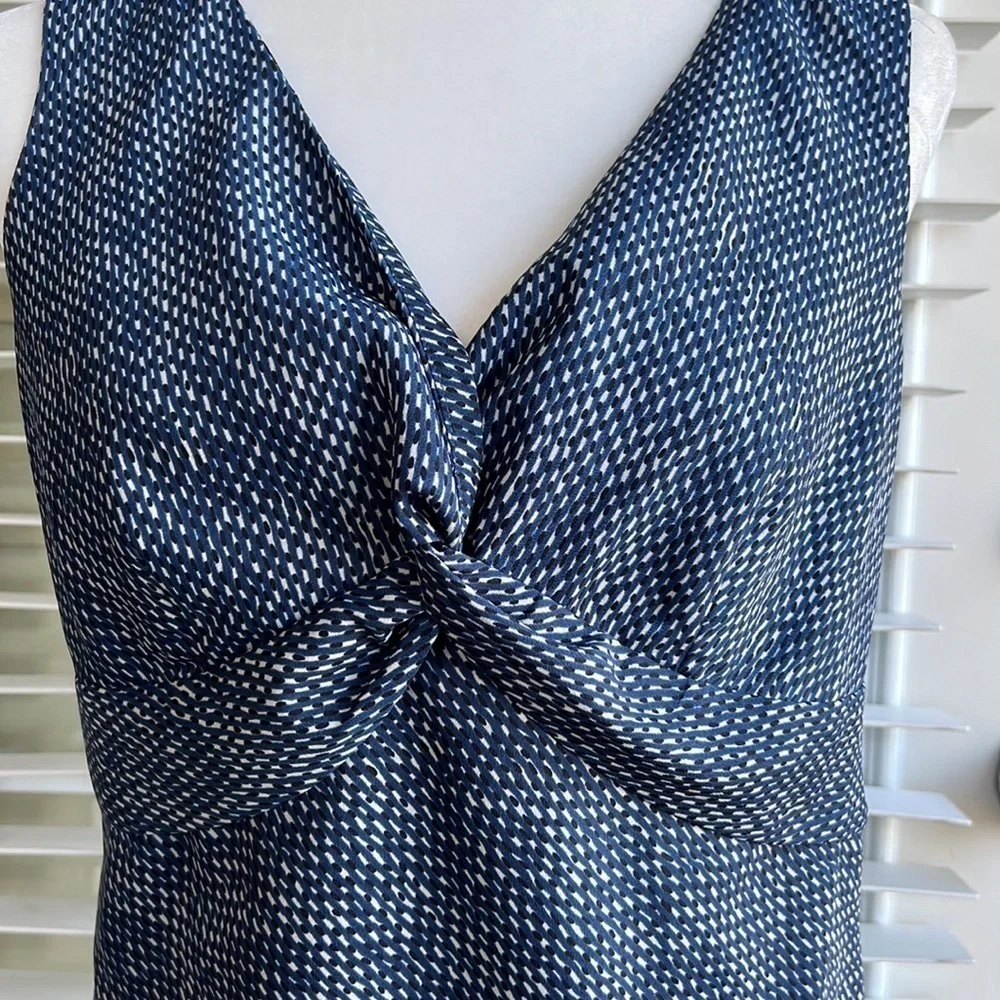 LOFT Sleeveless Blouse - Picture 2 of 4